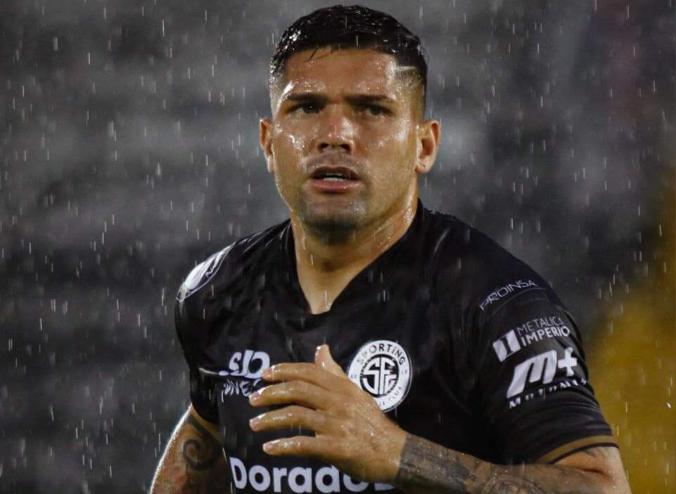 Steven Cárdenas tiene 58 partidos en la Primera División, 25 de ellos de titular. Con Sporting FC vive su momento más dulce.