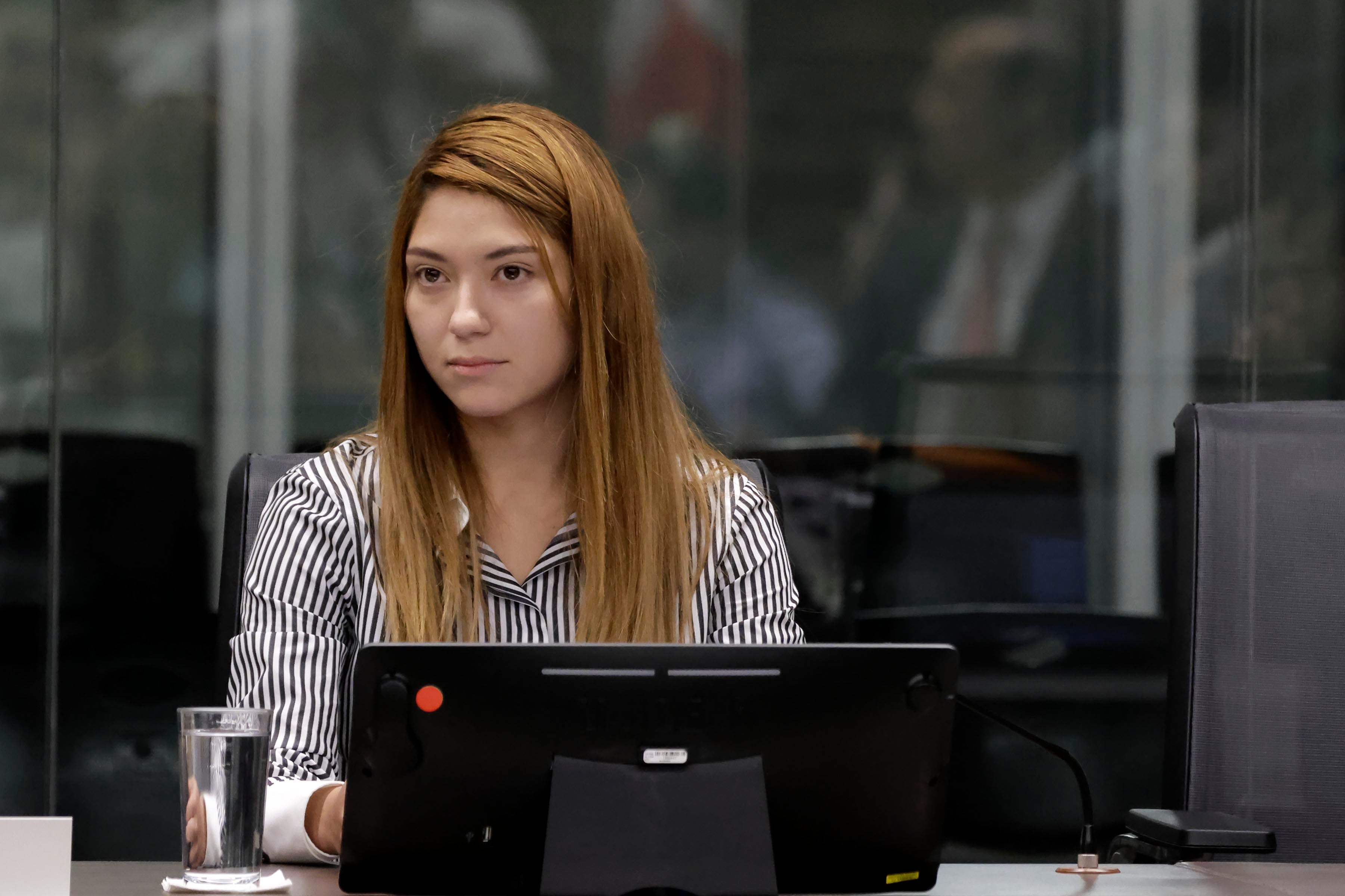 12/09/2023. Asamblea Legislativa, San José. Hora: 07:00 p.m. Comparecencia de Sofía Agüiero,.exasistente del presidente Rodrigo Chaves durante la campaña de éste, en la Comisión de Financiamiemto de Partidos Políticos de la Asamblea Legislativa. Agüero asistió en compañía del abohgado Francisco Dall'Anese. Fotos: Mayela López