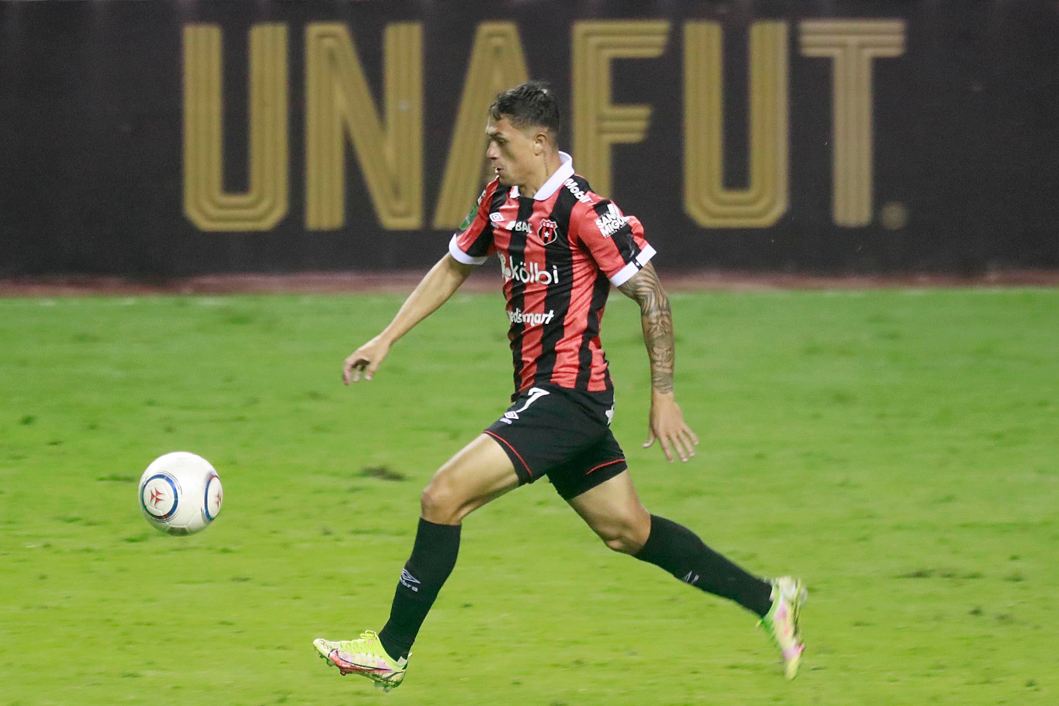 18/11/2023 Estadio Nacional, La Sabana. La Liga Deportiva Alajuelense y el Deportivo Saprissa se enfrentaron este sábado en una nueva edición del Clásico Nacional. Se dio en la final del Torneo de Copa, a estadio casi lleno, con la presencia de las dos aficiones más grandes del país.