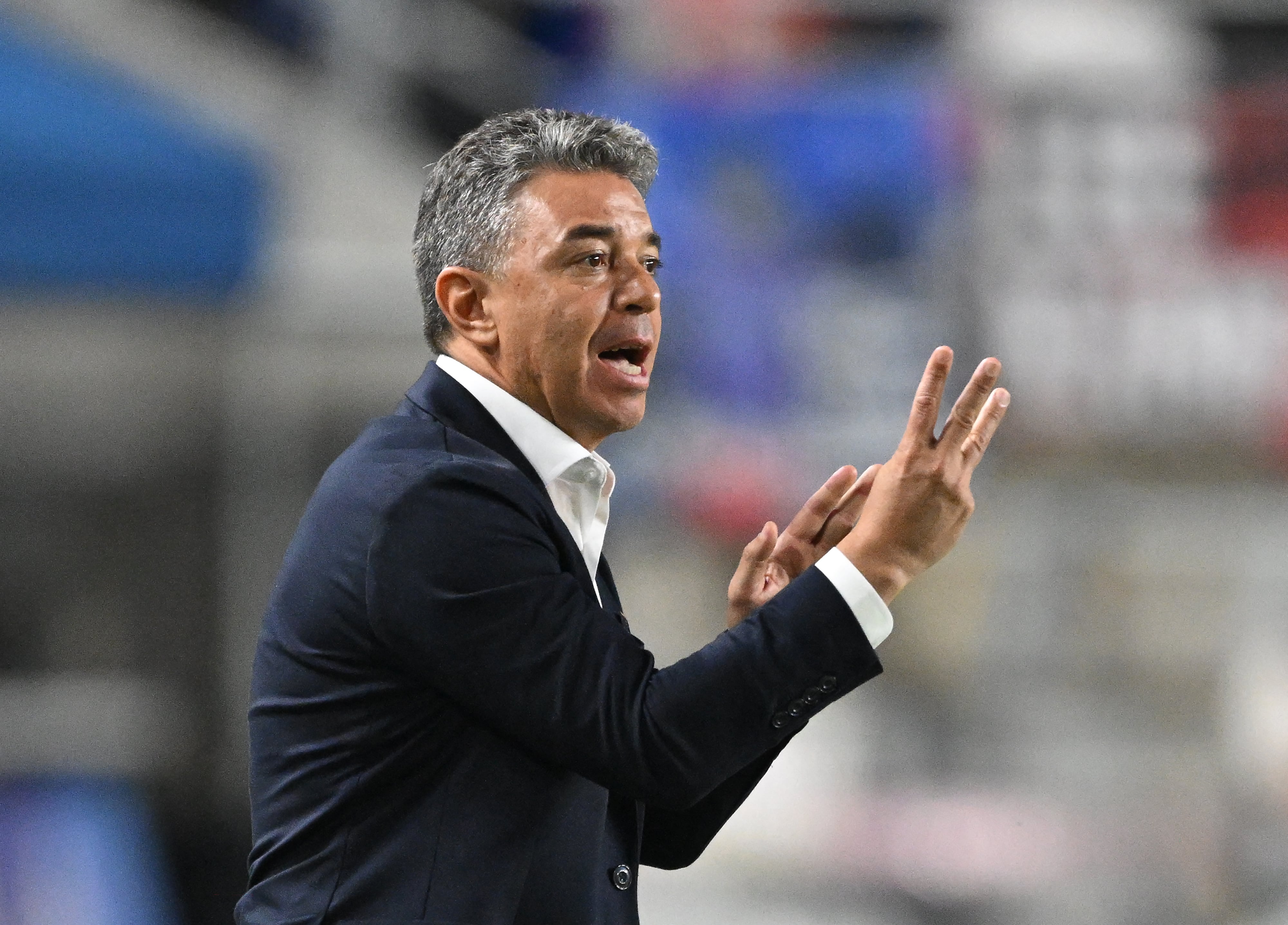 El entrenador Marcelo Gallardo reacciona durante el partido amistoso entre Ecuador y Corea del Sur, este 24 de setiembre.
