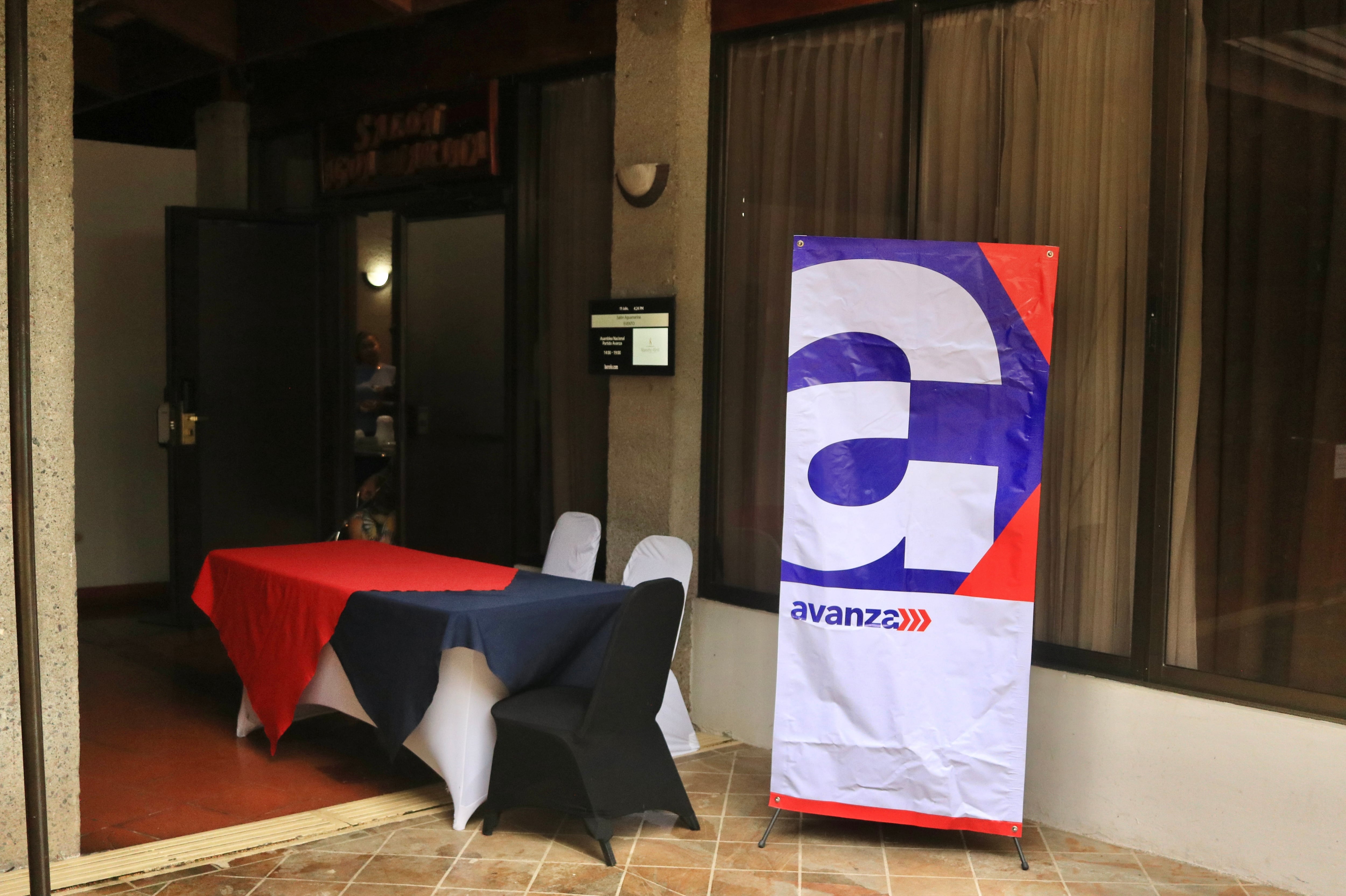 Hotel San José Palacios
Asamblea del partido nacional Avanza, en la cual no se pudieron ratificar las candidaturas debido a la falta de quorum. El Tribunal Supremo de Elecciones se marchó a eso de las 4:05 pm.