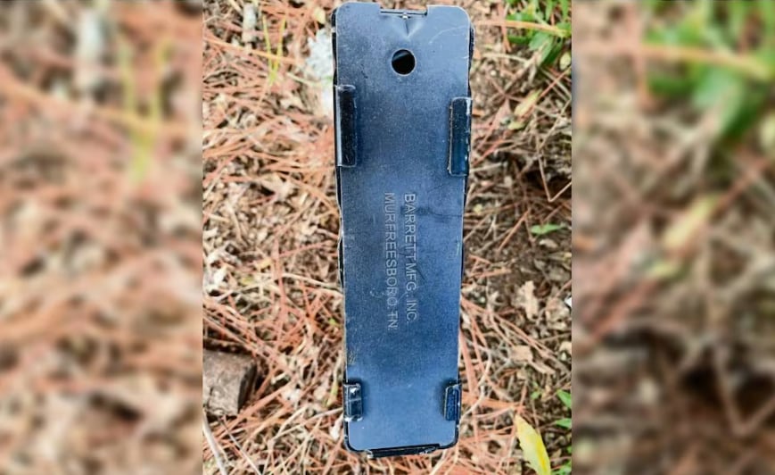 Tras el enfrentamiento, cartuchos y armas quedaron en el campo. Foto: Valente Rosas / EL UNIVERSAL