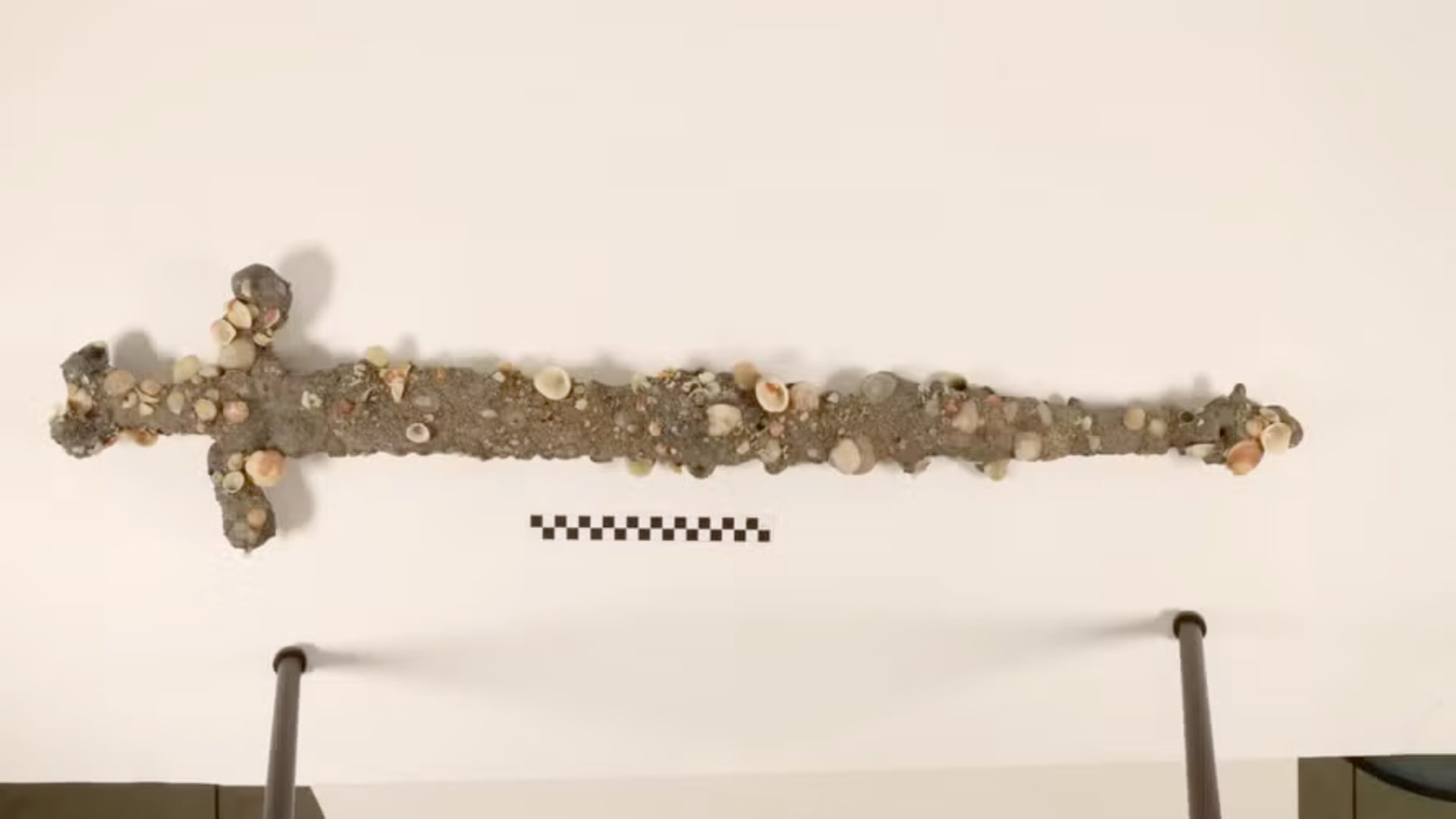 Espada medieval hallada en el mar de Israel abre nuevas pistas sobre cruzados europeos y actividad marítima durante las Cruzadas.