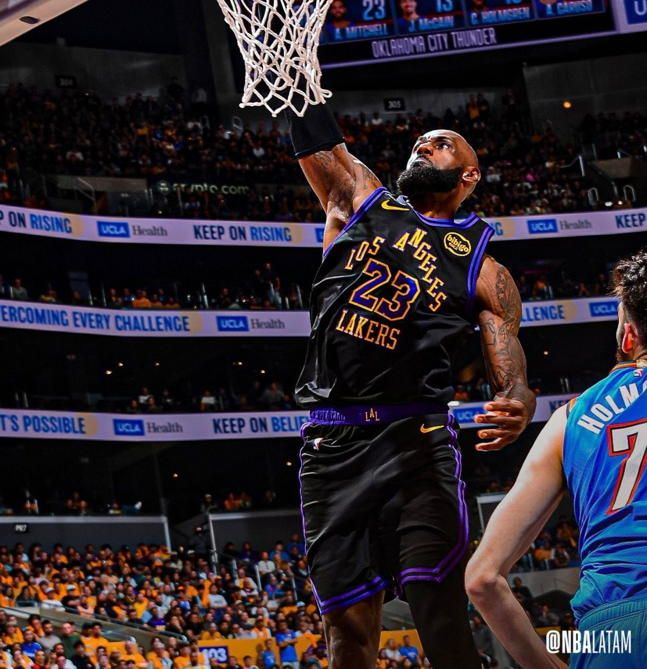 LeBron terminó su temporada 23 en la NBA con la derrota ante los Thunder.