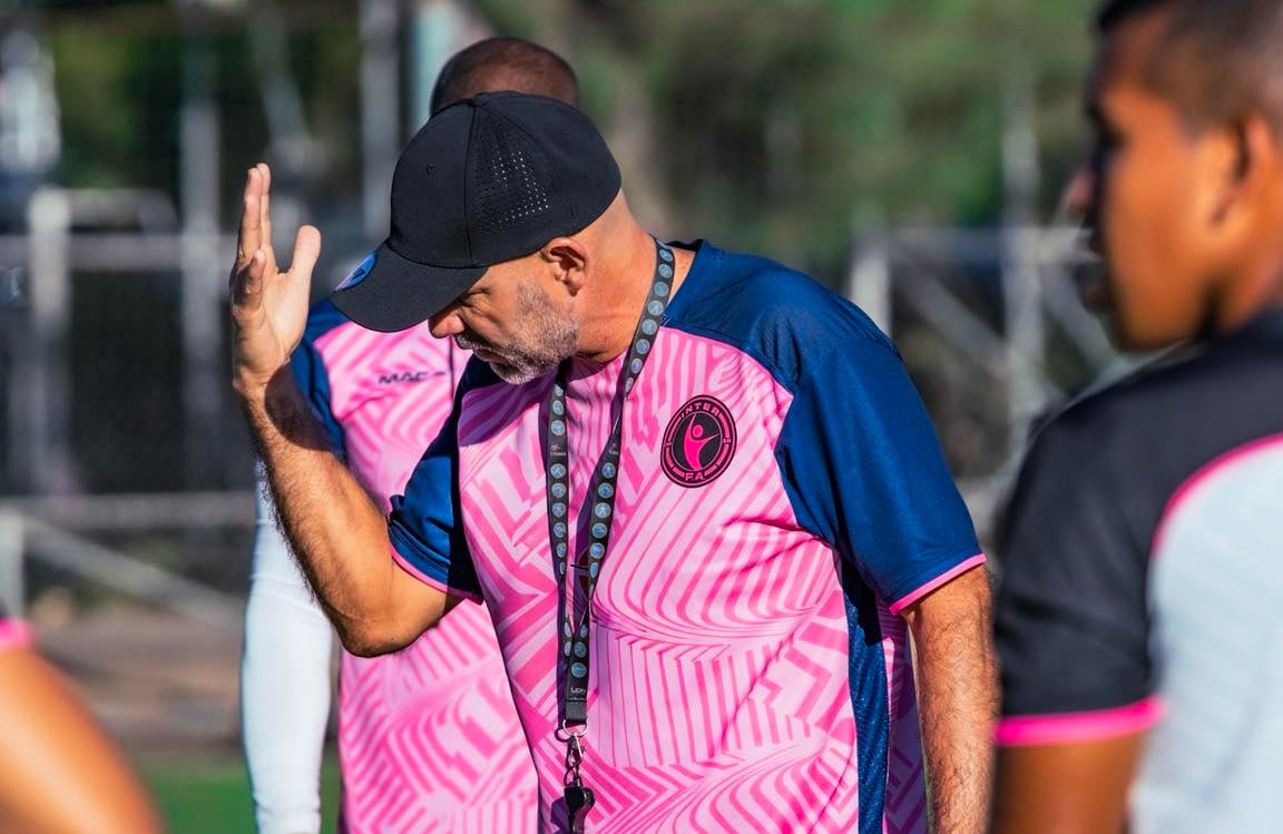 Luis Marín lleva dos torneos como entrenador del Inter FA de El Salvador.