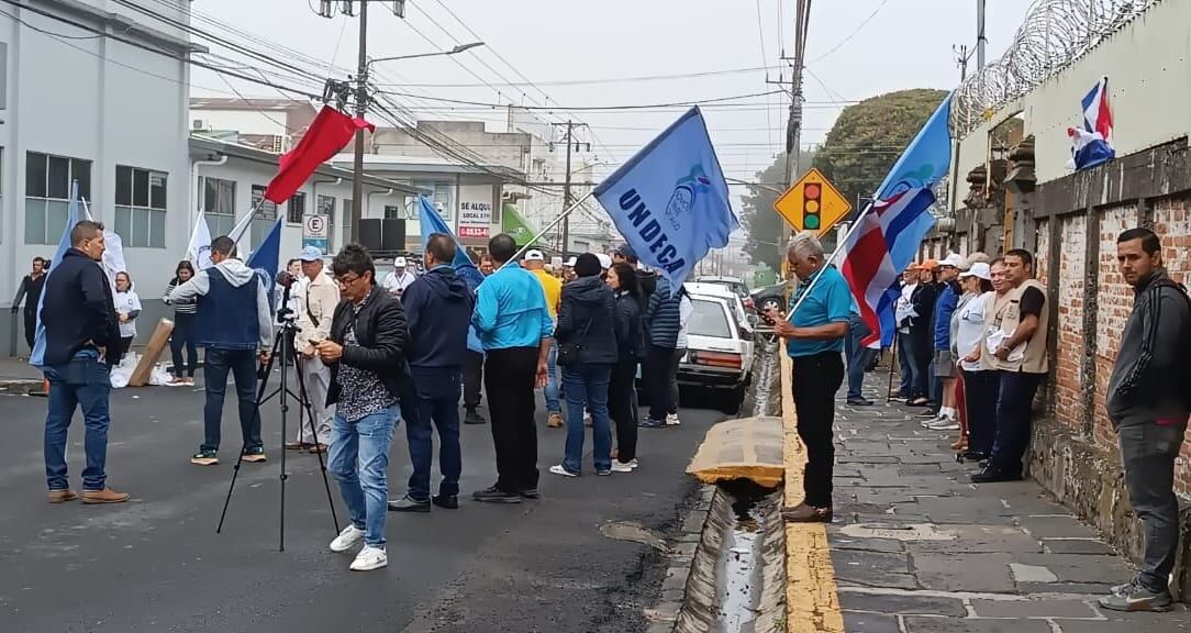 Paro en Hospital Max Peralta, Cartago, por retraso en construcción de nuevo hospital. Jueves 1 de febrero 2024