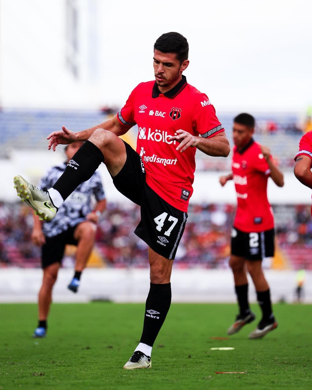 José Alvarado hizo su proceso de liga menor con Liga Deportiva Alajuelense y cuando menos lo esperaba, firmó un contrato con los rojinegros.