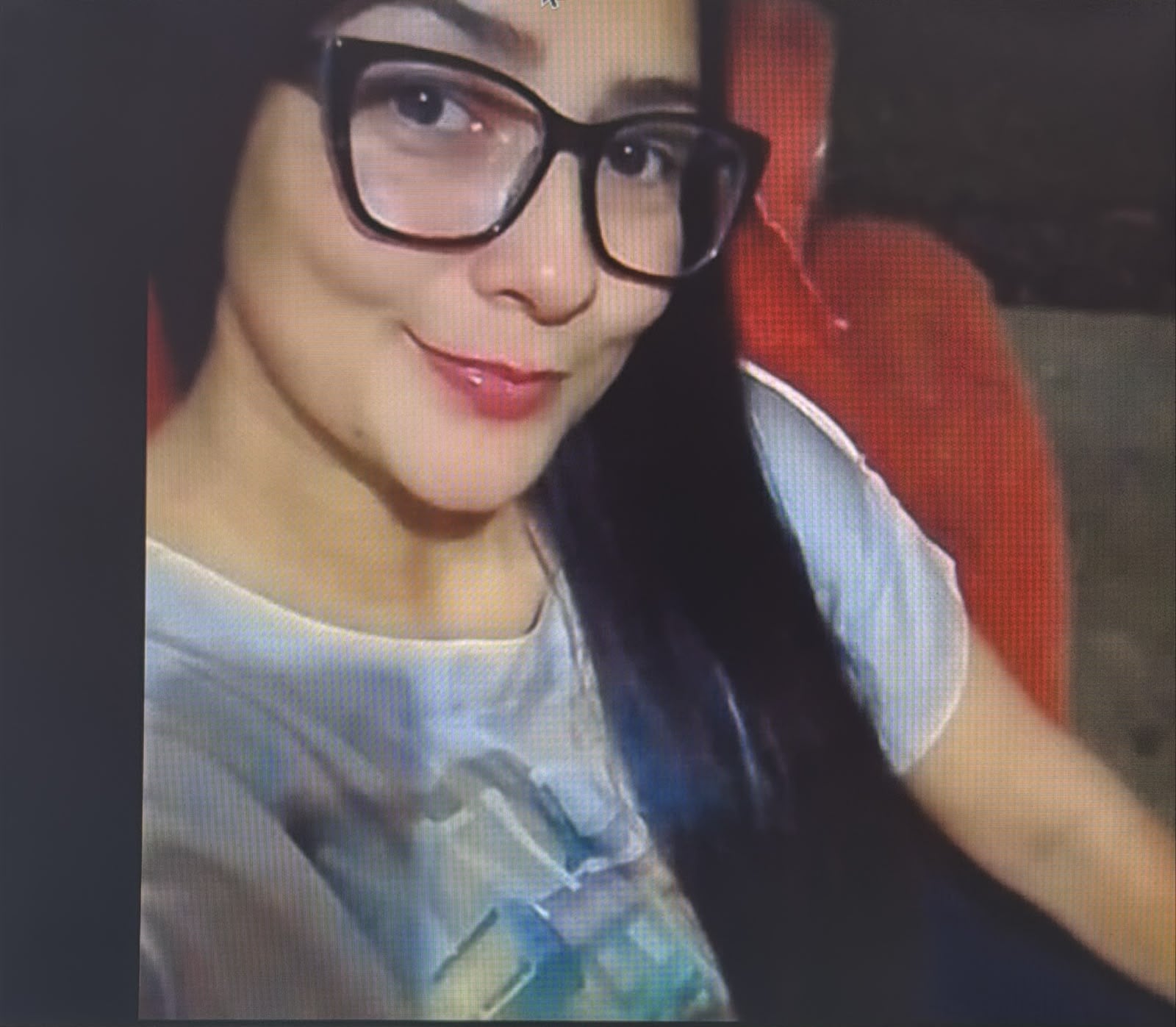 Ana Isabel Hidalgo, de 43 años, deja una hija de 5 años que ahora quedará a cargo de su hija mayor. Esta joven madre y abuela fue hallada sin vida y con heridas de arma blanca la noche de este jueves en Guayabo de Bagaces