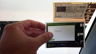 Gobierno se opone a plan para perdonar marchamos atrasados