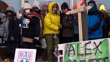 Tiroteo en Mineápolis hace peligrar un nuevo cierre gubernamental en EEUU