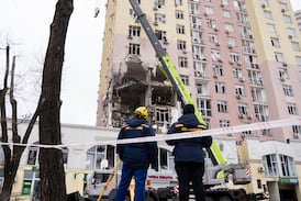 Rusia bombardea Kiev en vísperas de la reunión entre Donald Trump y Volodimir Zelenski