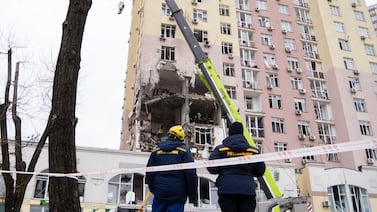 Rusia bombardea Kiev en vísperas de la reunión entre Donald Trump y Volodimir Zelenski