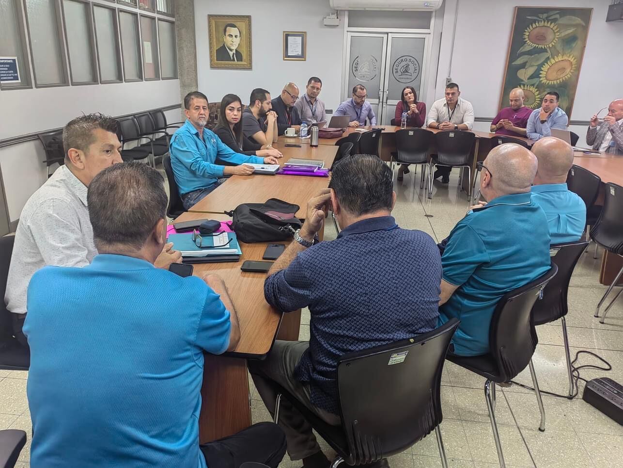 Hospital Calderón Guardia. Reunión con autoridades de CCSS y sindicatos por falta de personal.