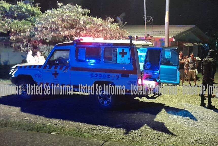 Los vecinos escucharon el disparo y alertaron a las autoridades, La cruz Roja declaró al foráneo fallecido en el lugar. Foto: Cortesía Usted se Informa.