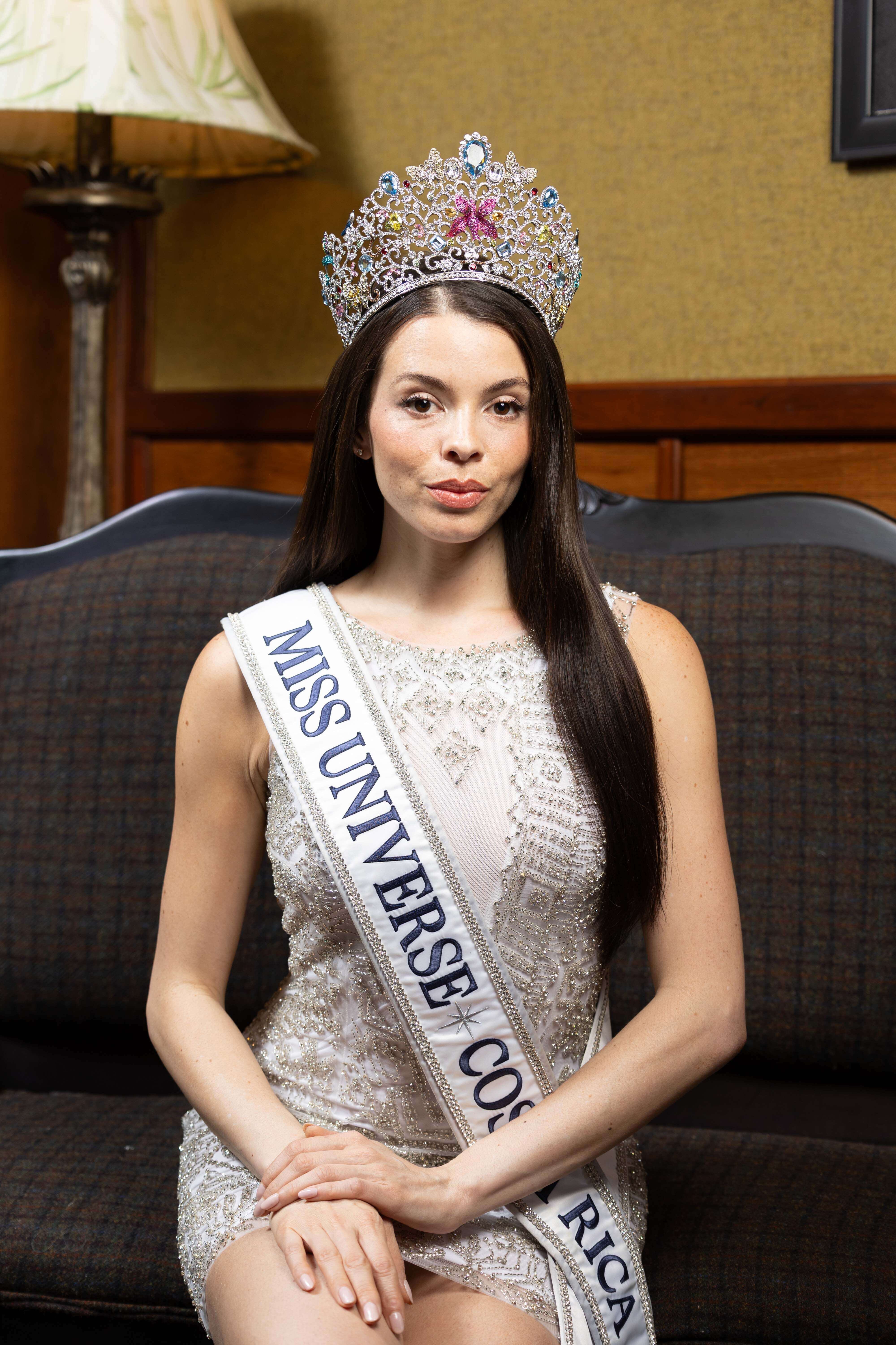 Elena Hidalgo, Miss Costa Rica 2024 en Revista Perfil