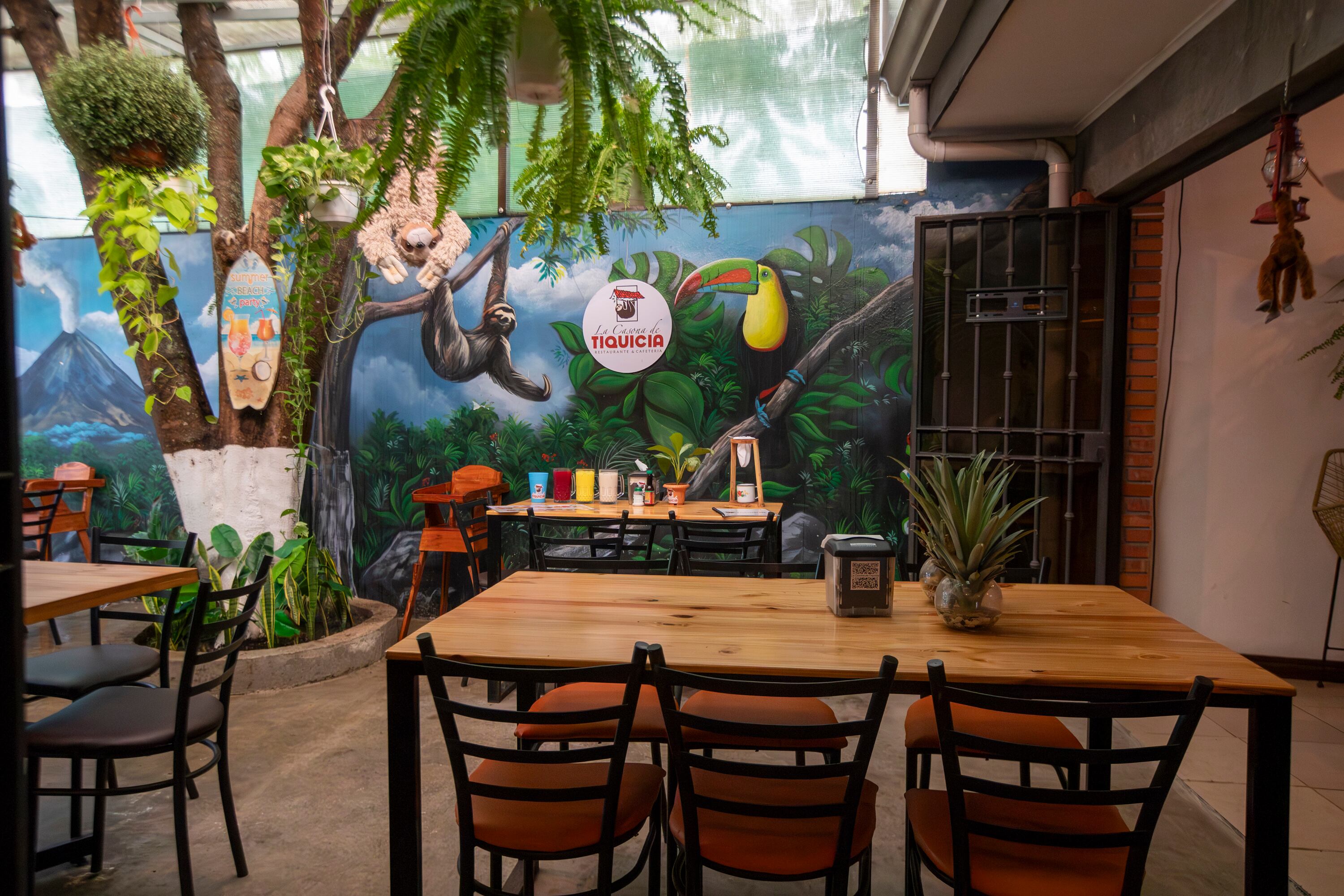 27/10/2023, San José, Santa Ana, entrevista con Viviana Chaves una de las propietarias del restaurante La Casona de Tiquicia para la sección Tiempo Libre de La Teja.