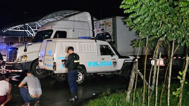 Policía rescata a conductor amordazado y detiene a tres sospechosos de asalto a tráiler