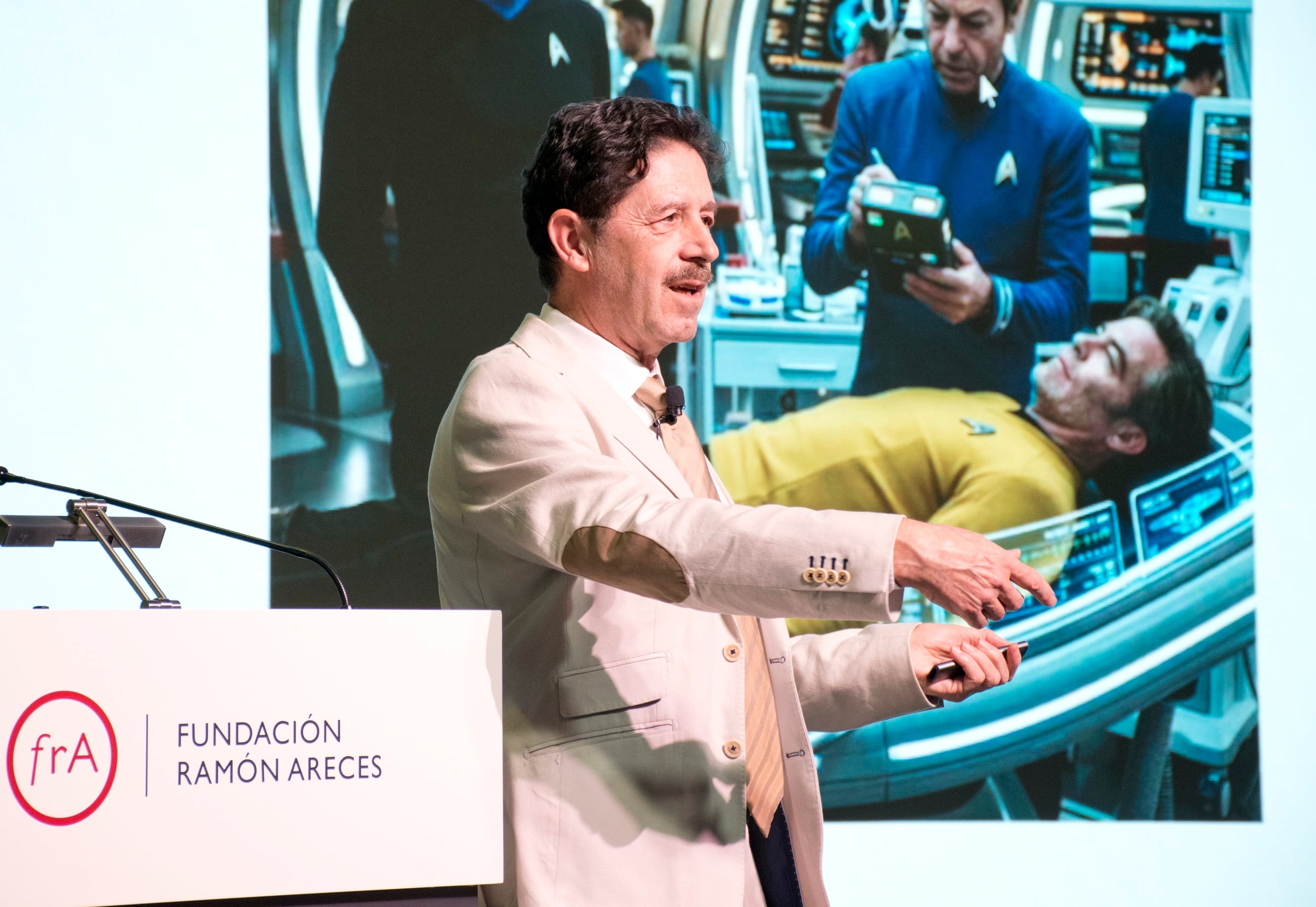 Experto asegura que "la IA puede acabar con las listas de espera en Dermatología"
REMITIDA / HANDOUT por FUNDACIÓN RAMÓN ARECES
Fotografía remitida a medios de comunicación exclusivamente para ilustrar la noticia a la que hace referencia la imagen, y citando la procedencia de la imagen en la firma
23/3/2026