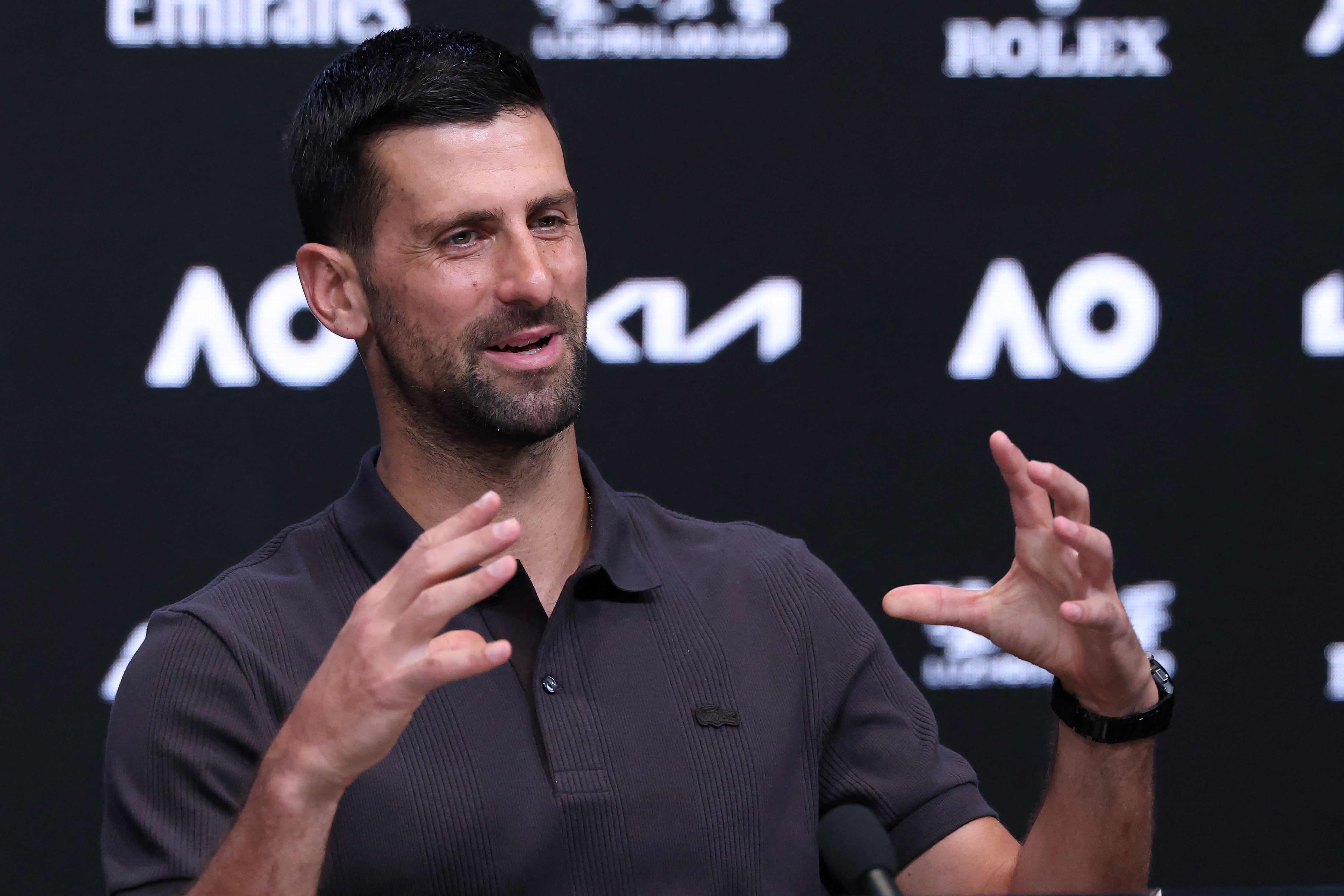 El tenista serbio Novak Djokovic dio una conferencia de prensa en Melbourne antes del inicio del Abierto de Australia, donde habló de la posibilidad de su retiro.