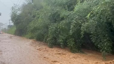 Fuertes aguaceros inundan el CPT de Aguas Zarcas y varias viviendas