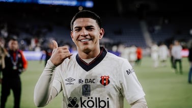Alejandro Bran fue al CAR y se reunió con Alajuelense; esto fue lo que pasó