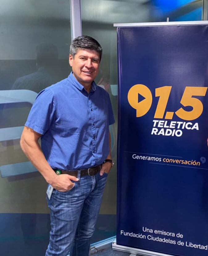 Carlos Álvarez, locutor y presentador de Teletica