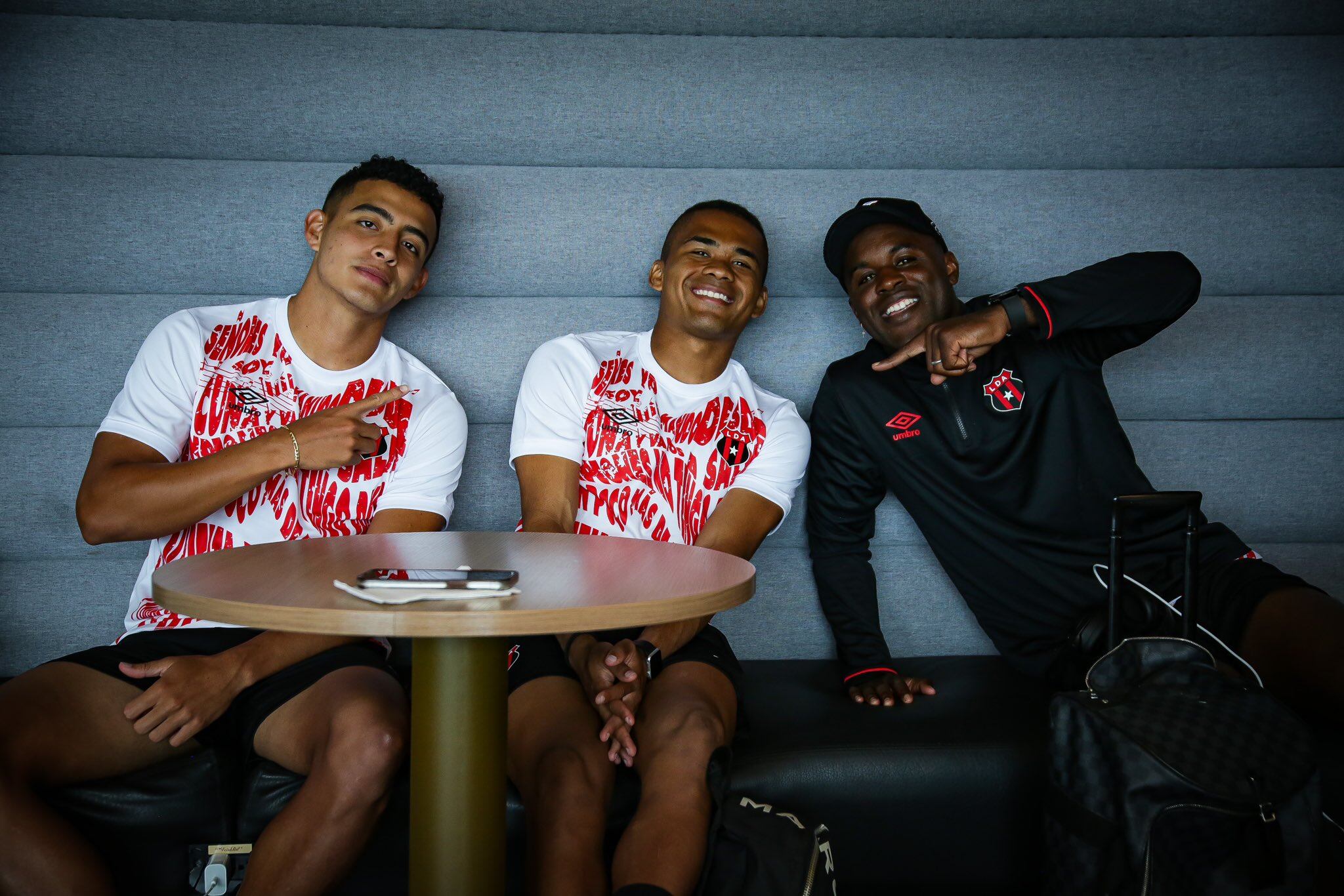 Daniel Chacón, Ian Lawrence y Joel Campbell son tres de los veinte jugadores que Alajuelense lleva a Belice para el partido contra Verdes en la Copa Centroamericana de Concacaf.