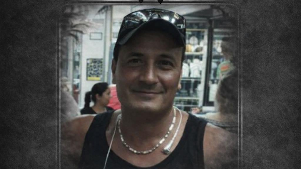 Ronald Vega Rojas, exjugador emblemático del club durante la década de los 90, etapa en la que se ganó el reconocimiento de la afición por su entrega dentro del terreno de juego. Foto: Tomada de Quepos para el Mundo