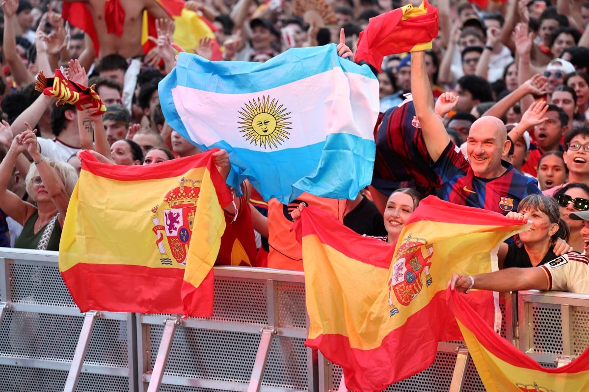 En las gradas del Estadio de Nueva York / Nueva Jersey hay expectativa total con la final entre España y Argentina.