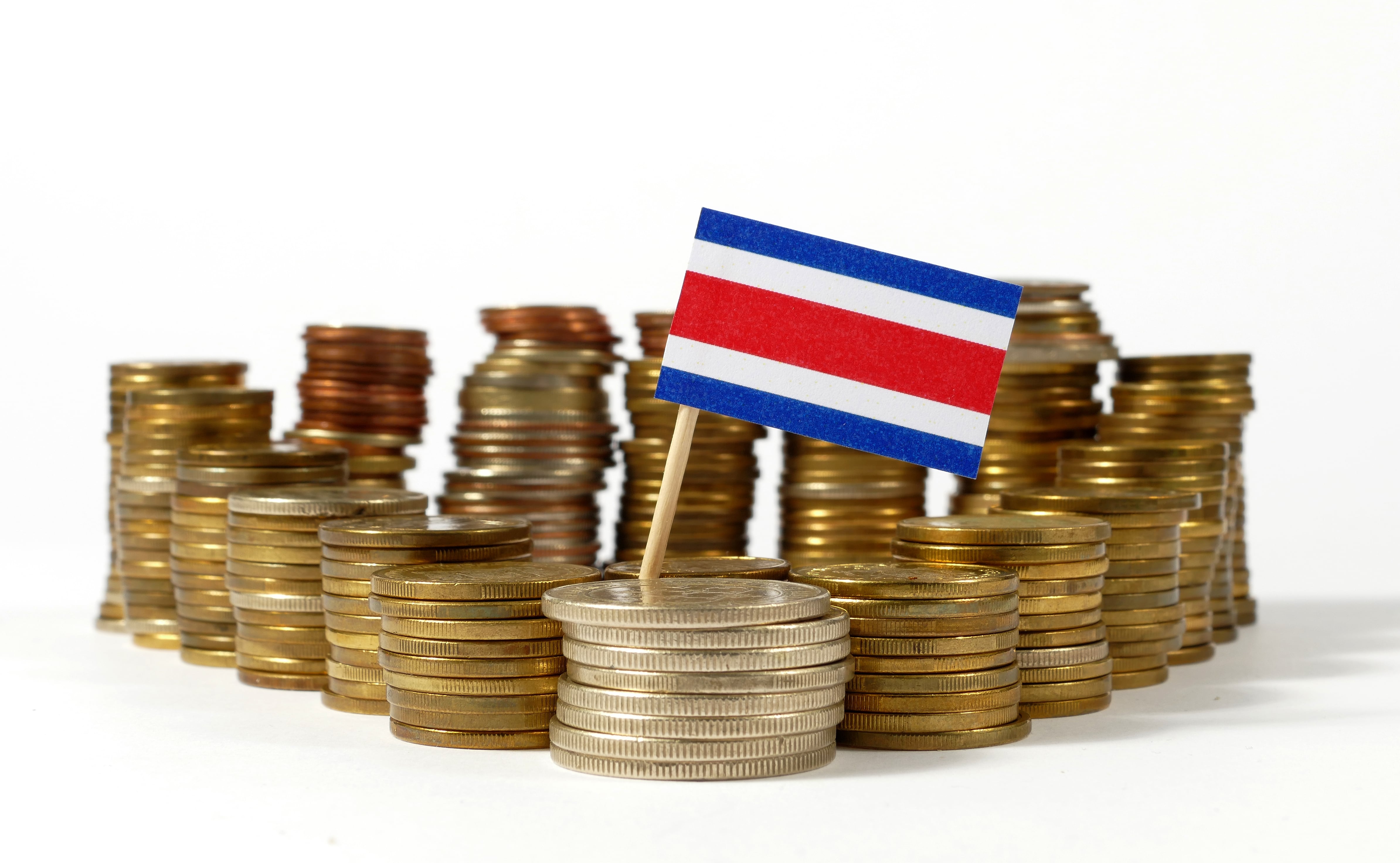 Economía costarricense, colones con bandera de Costa Rica