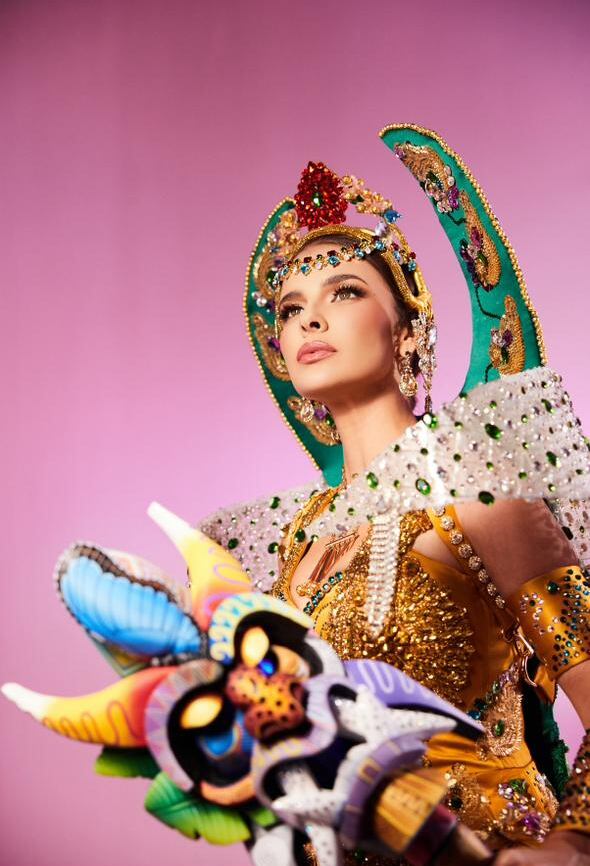 Traje nacional de Mahyla Roth está inspirado en mascarada boruca.