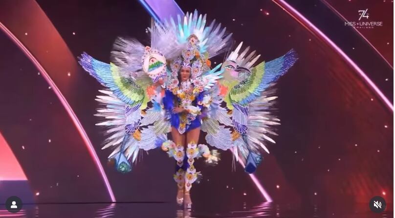 Itza Castillo, de Nicaragua evocó al ave nacional.