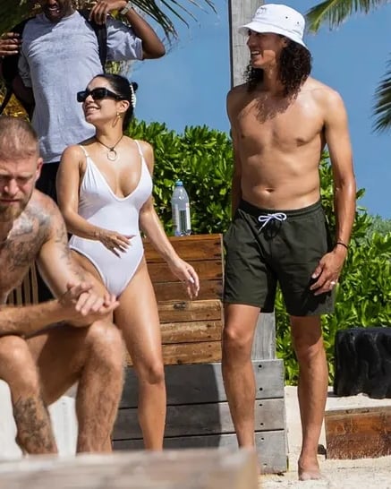 Vanessa Hudgens y Cole Tucker