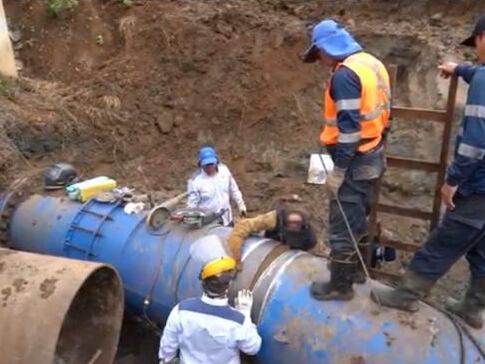 Trabajos de mantenimiento en Puente Mulas, a cargo de AyA, dejan sin agua a 155.000 personas.