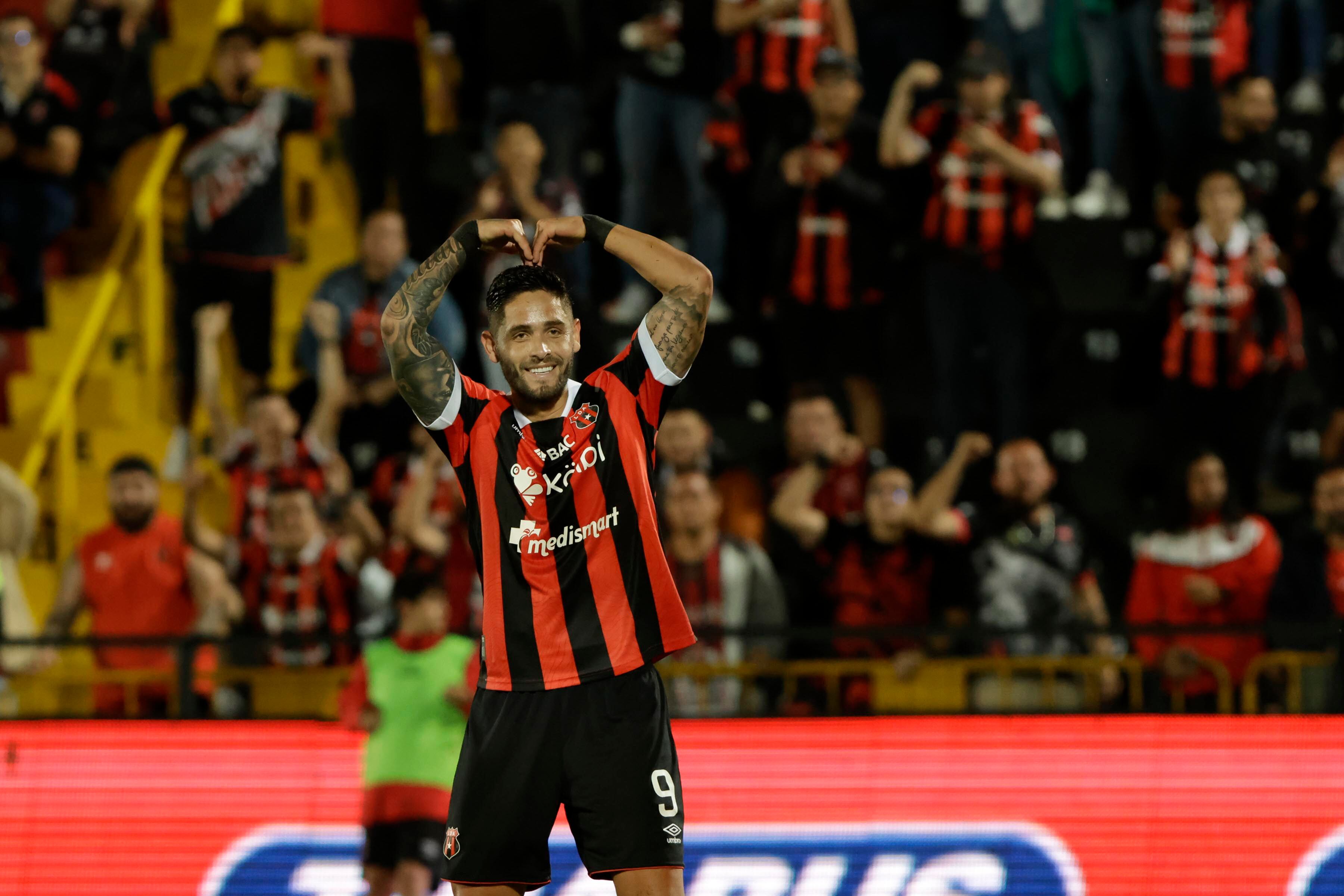 20/02/2024. Estadio Alejandro Morera Soto, Alajuela. Hora: 08:00 p.m. Partido de la Jornada 6 del Torneo de Clausura 2024 disputado entre la Liga Deportiva Alajuelense (LDA) y Municipal Pérez Zeledón en el Estadio Alejandro Morera Soto, Alajuela. Fotos: Mayela López