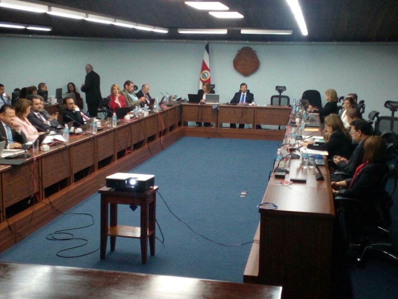 Los magistrados sesionarion este lunes 30 de abril del 2018 para analizar el permiso a Michael Soto como Ministro de Seguridad la votacion fue de 19 a favor y dos en contra. Foto de Carlos Arguedas