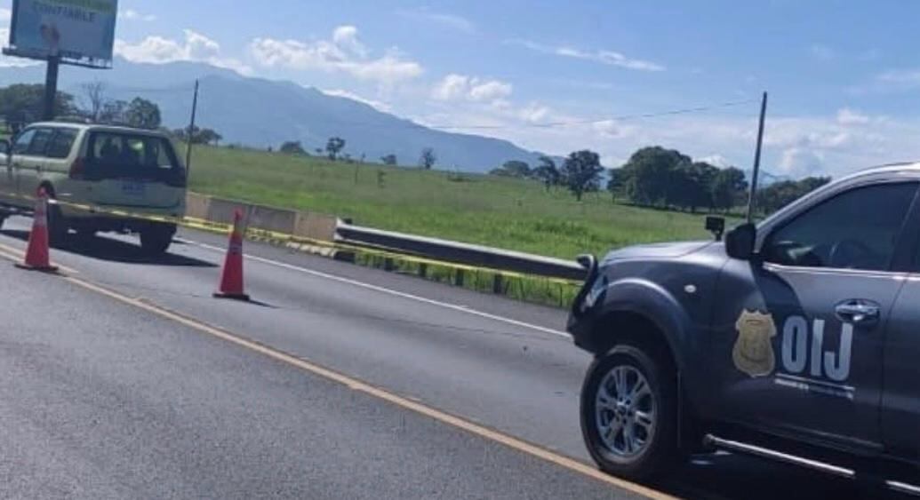 El oficial viajaba en una moto particular, a la altura de Turrúcares, en la ruta 27, cuando colisionó y perdió la vida.