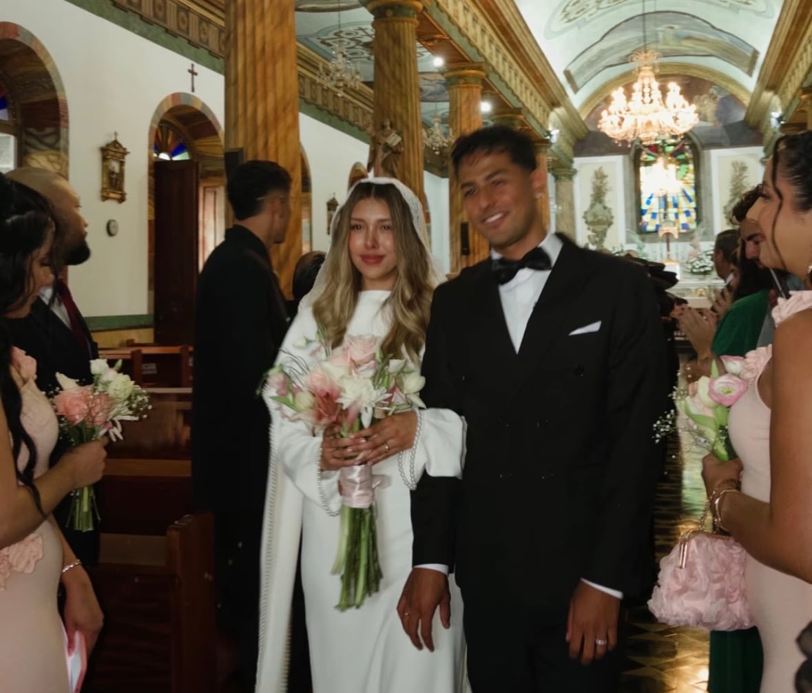 Álvaro Zamora y Mariel Flores tuvieron el matrimonio por la iglesia que tanto soñaban.