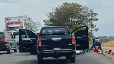 Diez personas en un solo carro: OIJ detuvo a sospechosos de traficar con migrantes