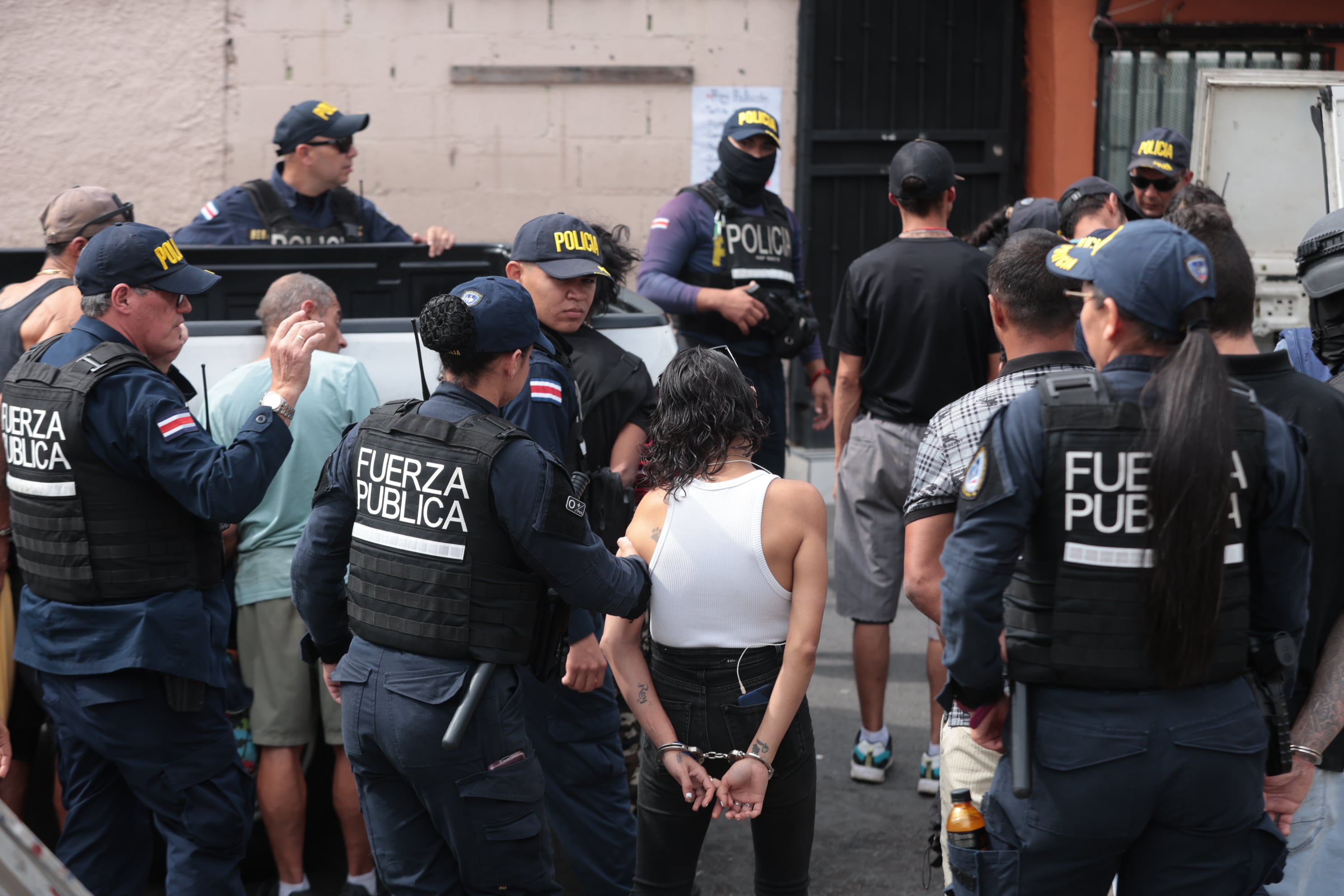 Múltiples Allanamiento María Reina de Hatillo centro durante operativo de la PSD /Operación Troya / Foto John Durán