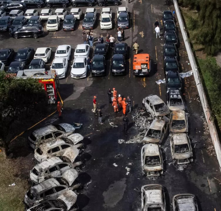 Así quedó el estacionamiento donde ocurrió la tragedia.