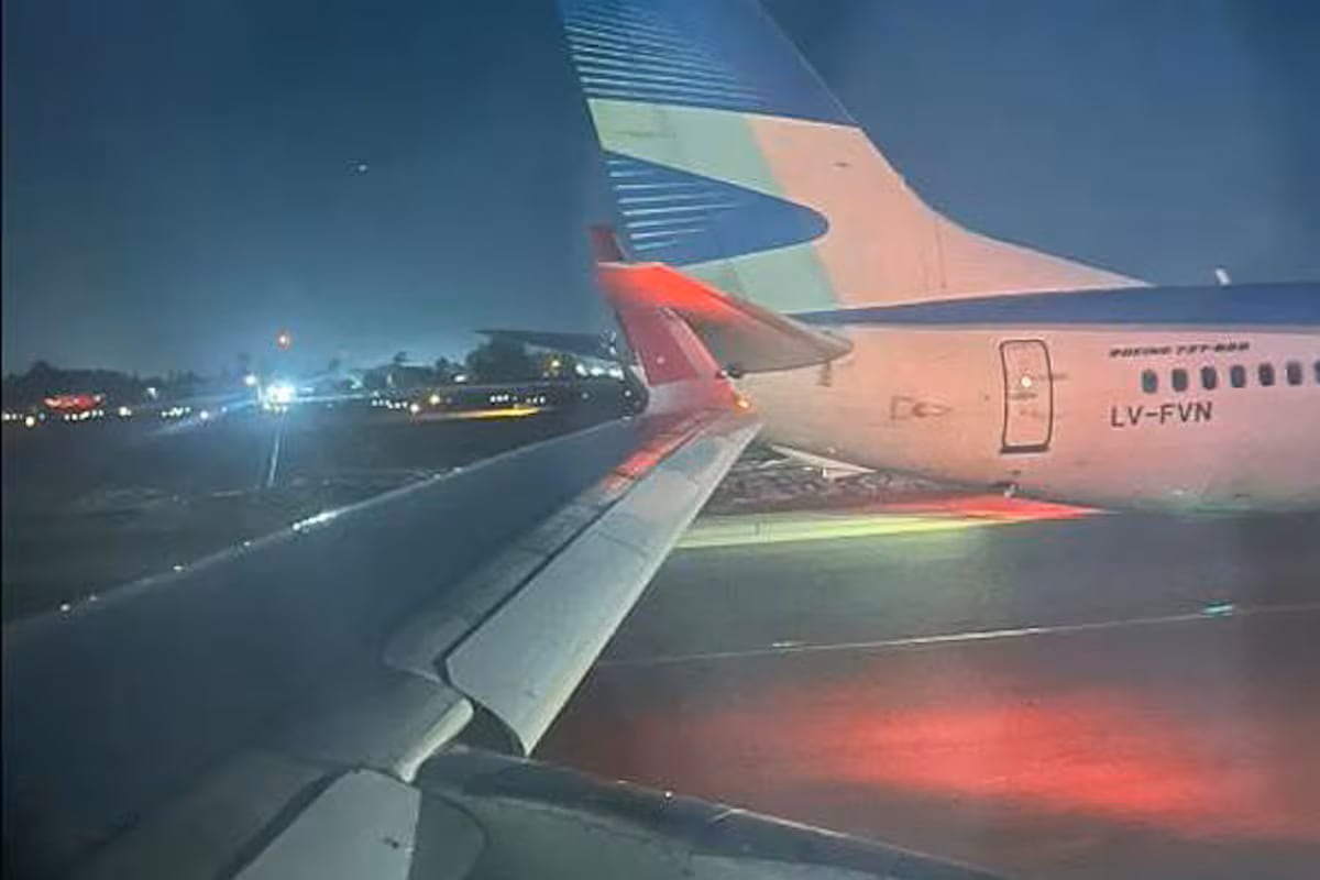 Dos aviones chocaron en Santiago durante maniobras en tierra. No hubo heridos, pero sí cancelaciones y reprogramaciones.