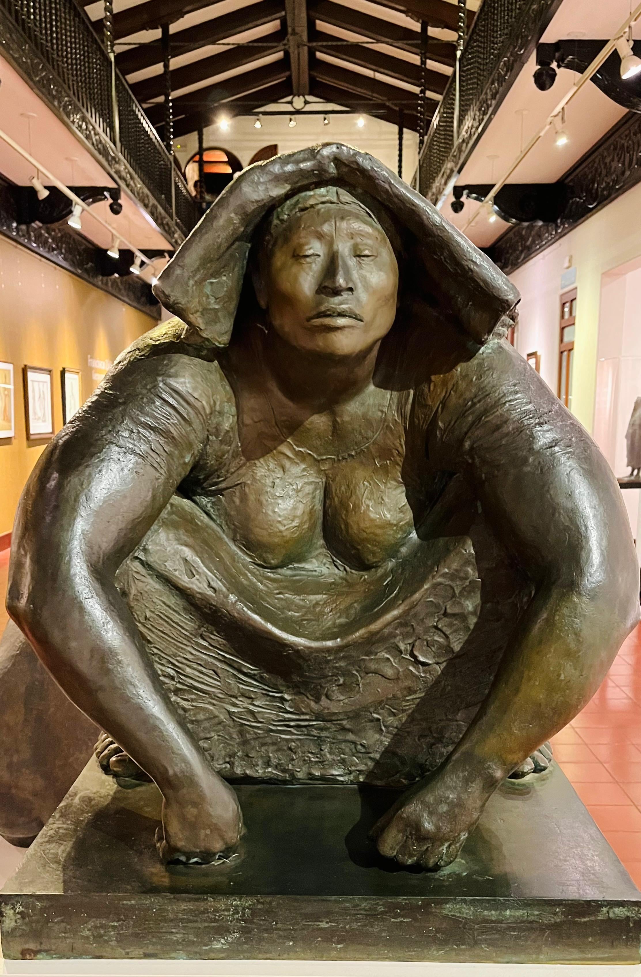 Resultado de su exploración entre pintura, escultura, obra gráfica y estampa, la labor de Francisco Zúñiga combina tradición y modernidad.