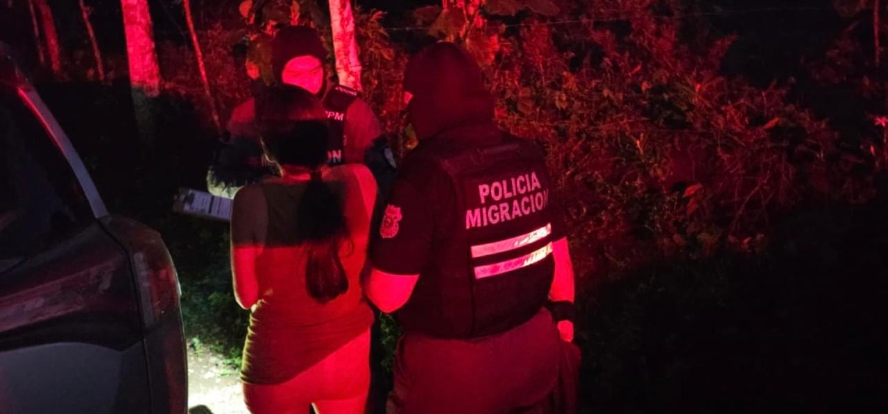 La mujer fue detenida y sus tres hijas quedaron bajo el cuidado del PANI.