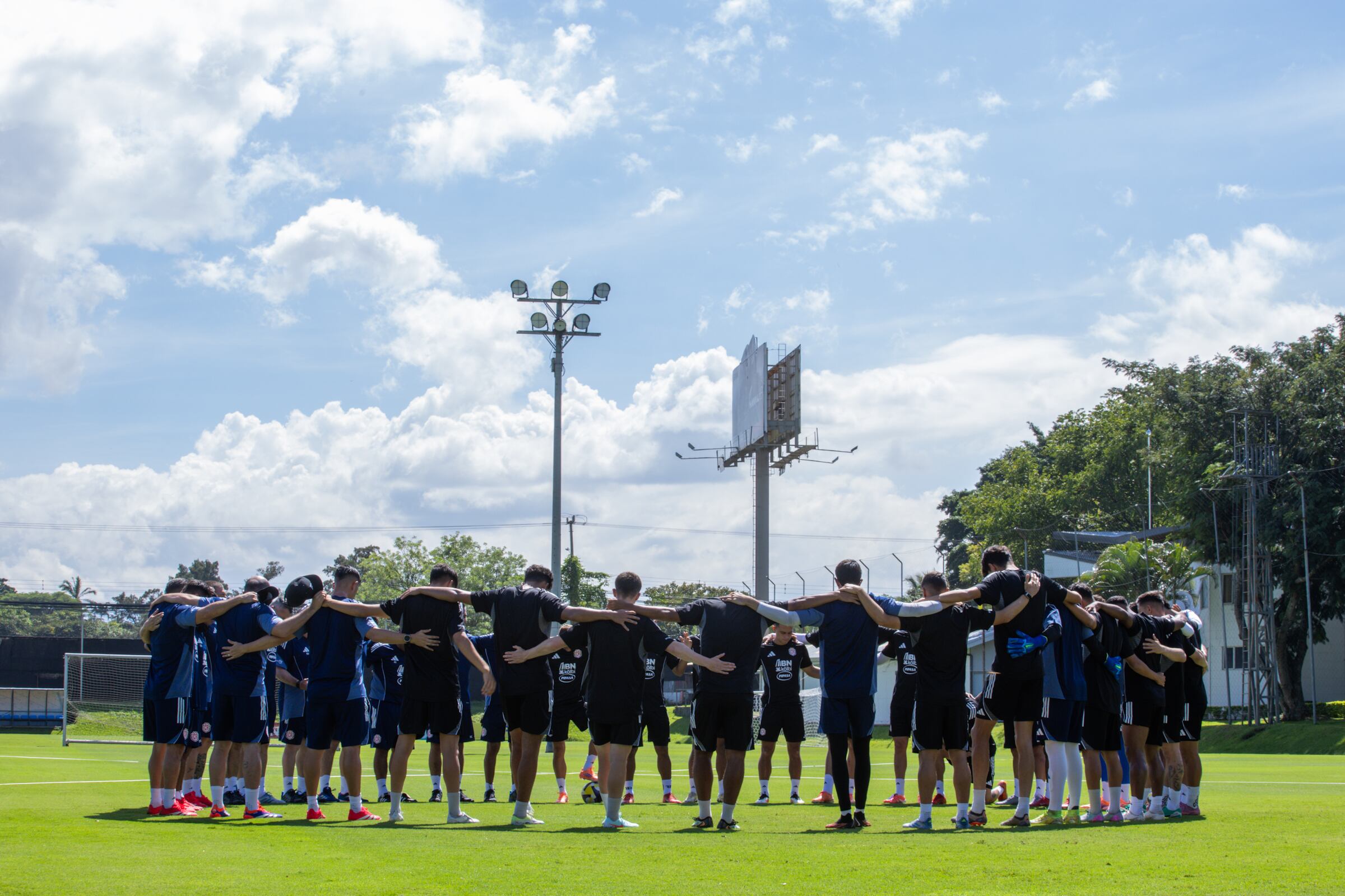 La Selección de Costa Rica jugará contra Honduras el jueves 9 de octubre, en San Pedro Sula, en la eliminatoria de Concacaf rumbo al Mundial 2026.