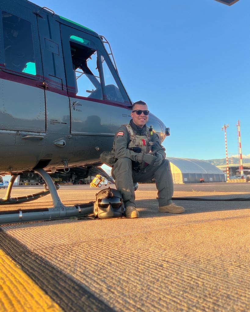 El operador de la grúa, Jorge Salazar, usada para el rescate se mostró muy satisfecho del éxito en la primera operación con ese sistema en nuestro país. Foto: Cortesía.