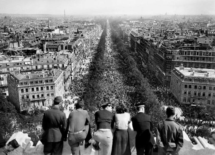 Celebraciones del Día de la Victoria en París, el 8 de mayo de 1945.