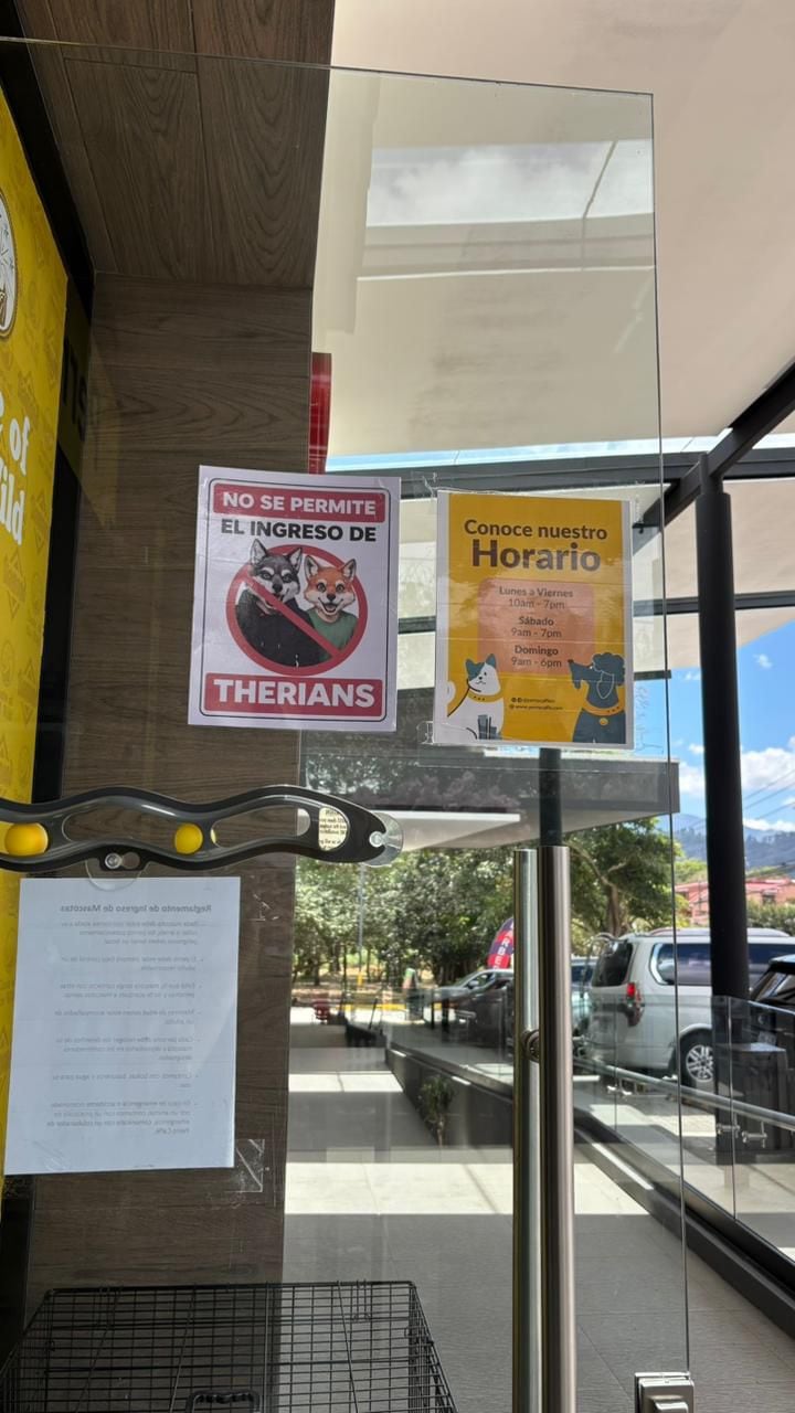 La empresa Perro Caffé prohibió la entrada de los Therians en sus locales.
