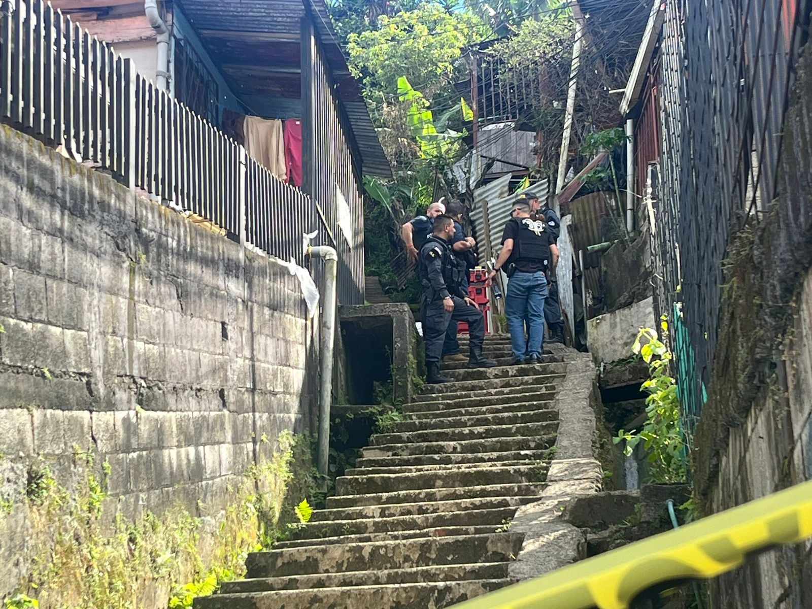 En este sector de Lindavista, Río Azul de La Unión, ocurrió el doble homicidio luego de una riña al mediodía de este veirnes. Foto: Keyna Calderón.
