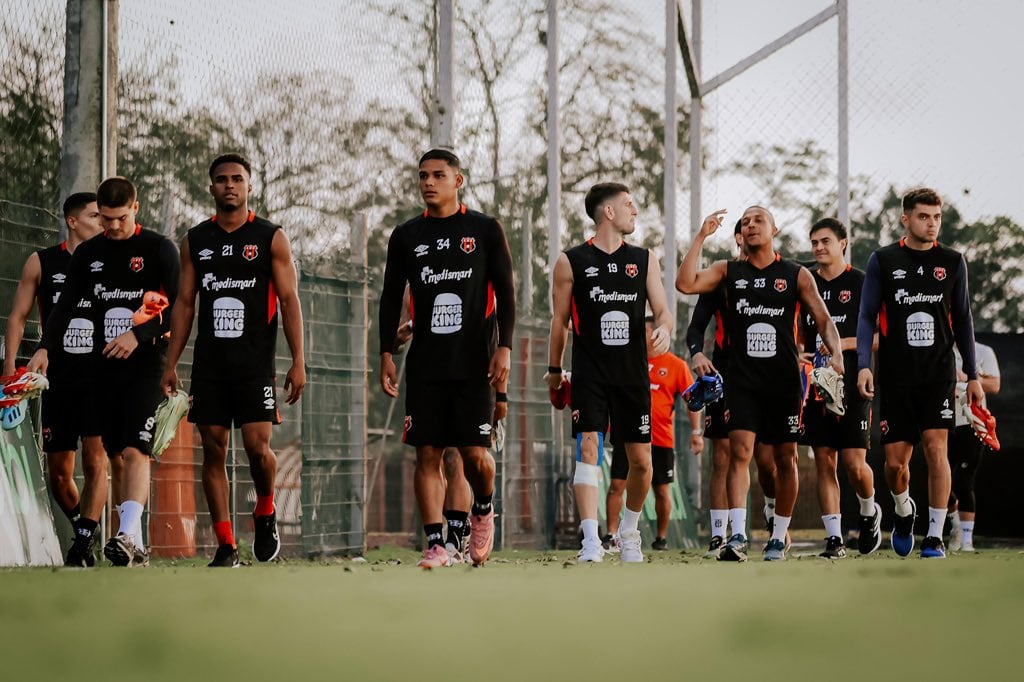 Liga Deportiva Alajuelense presenta el regreso a convocatoria de un jugador.